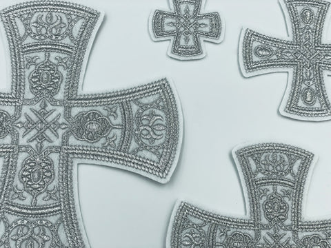 Set of embroidered crosses ‘SMALTO’ in 4 colors