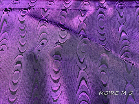 Moire metallic fabric with a wavy look