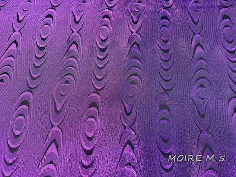 Moire metallic fabric with a wavy look
