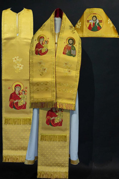 Omophorion ‘Panagia Vrefokratousa’ on a gold background with a green cloak -  Liturgical Fabrics